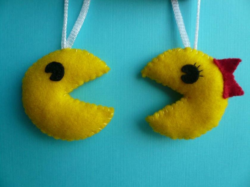 Decorative Items | Mr. And Mrs. Pac Man Ornament Set Decorative Items Decorative Items