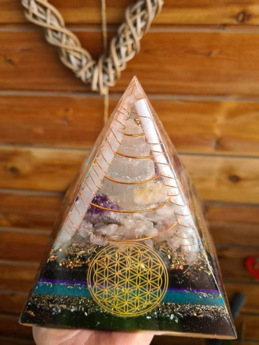 Decorative Items | Very Powerful 12Cm Xxl Orgonite Pyramid/ Emf Protection With Healing Energies/ Selenite Tower Decorative Items Decorative Items