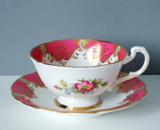 Tableware And Kitchenware | Vintage Teacup And Saucer Set By Paragon In Bubble Gum Pink And Gold Gilt Housewares Tableware And Kitchenware